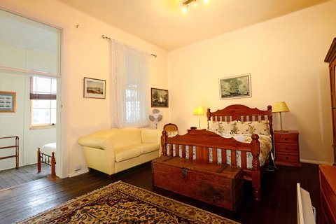 Edinburgh Gallery Bed & Breakfast - Australian Directory 34