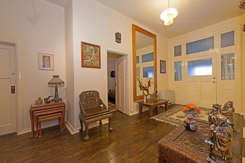 Edinburgh Gallery Bed & Breakfast - Australian Directory 2