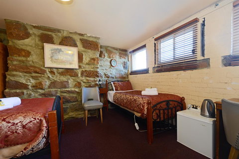 Edinburgh Gallery Bed & Breakfast - Australian Directory 9