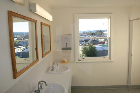 Arthouse Hostel - Australian Directory 12
