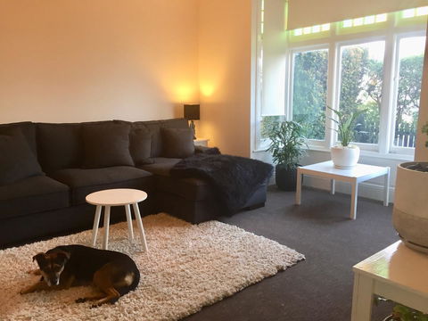 Elizaâ€™s Lovely Home - Australian Directory 7