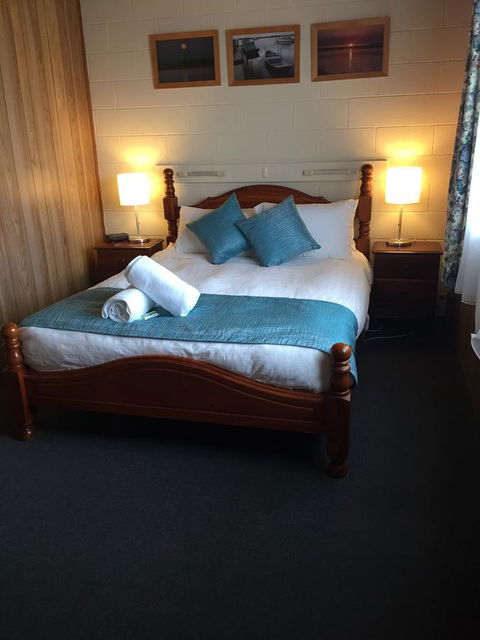 Regatta Point Tavern & Holiday Villas - Australian Directory 7