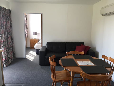 Regatta Point Tavern & Holiday Villas - Australian Directory 22