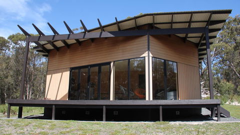 BAY OF FIRES ECO HUT Off Grid Experience At Binalong Bay - Australian Directory 21