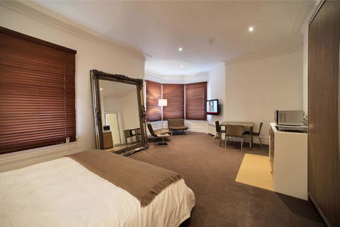 Ikon Hotel - Australian Directory 19