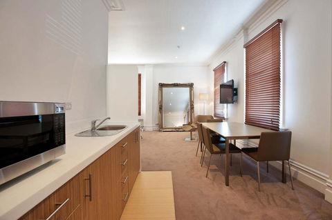 Ikon Hotel - Australian Directory 24
