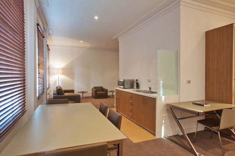 Ikon Hotel - Australian Directory 22