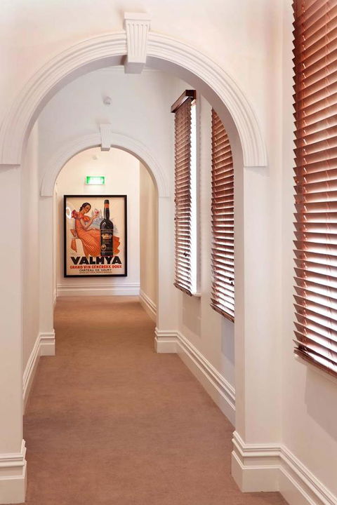 Ikon Hotel - Australian Directory 35