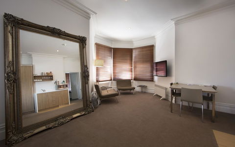 Ikon Hotel - Australian Directory 12