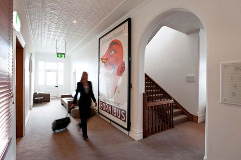 Ikon Hotel - Australian Directory 25