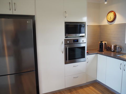 GRANITE BEACH HOUSE @ Bay Of Fires - Australian Directory 11