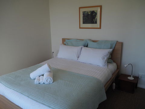GRANITE BEACH HOUSE @ Bay Of Fires - Australian Directory 6
