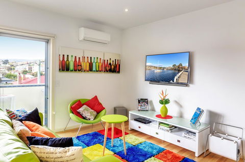 Bellerive Marina View Apartments No 28 - Australian Directory 1