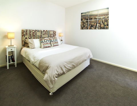 Bellerive Marina View Apartments No 28 - Australian Directory 14