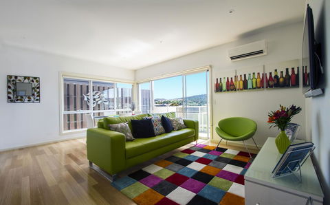 Bellerive Marina View Apartments No 28 - Australian Directory 3
