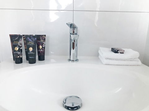 EMBRACING EVANDALE - Hosted By L'Abode Accommodation - Australian Directory 24