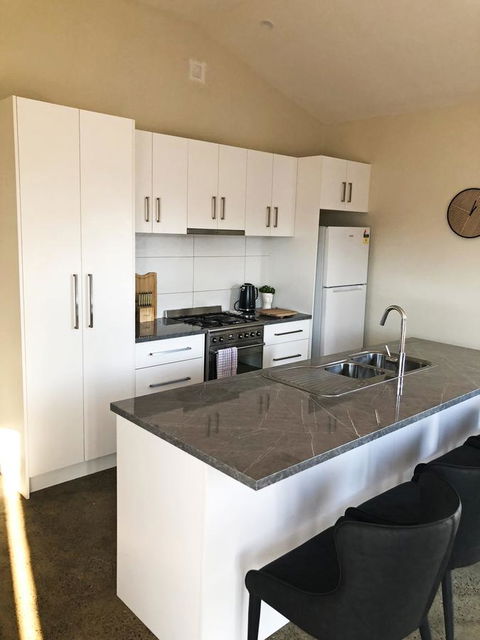 EMBRACING EVANDALE - Hosted By L'Abode Accommodation - Australian Directory 19