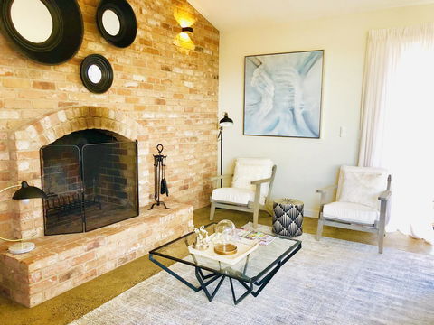EMBRACING EVANDALE - Hosted By L'Abode Accommodation - Australian Directory 8
