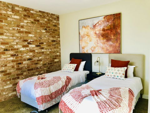 EMBRACING EVANDALE - Hosted By L'Abode Accommodation - Australian Directory 15