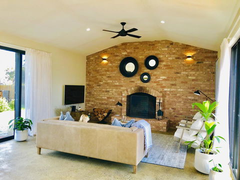 EMBRACING EVANDALE - Hosted By L'Abode Accommodation - Australian Directory 7