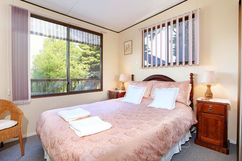 Tamar River Retreat - Australian Directory 18