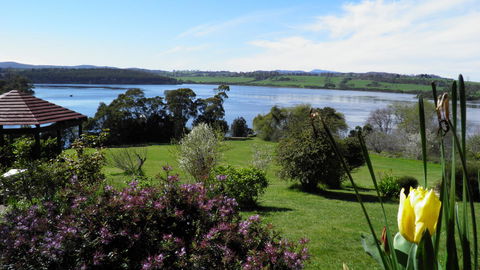 Tamar River Retreat - Australian Directory 41