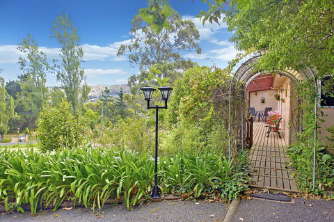 Tamar River Retreat - Australian Directory 3