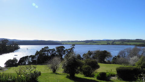 Tamar River Retreat - Australian Directory 40