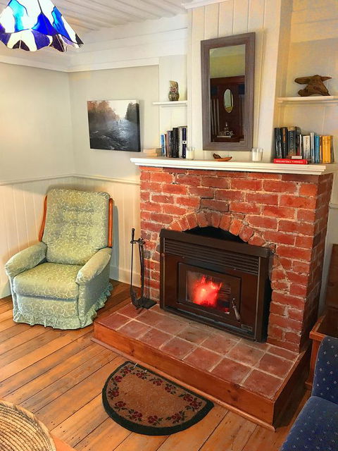 Platypus Playground Riverside Cottage - Australian Directory 6