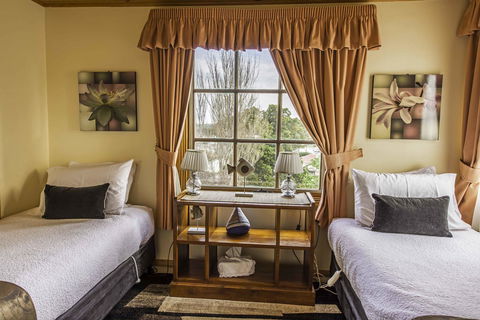 Touchwood Cottages - Australian Directory 34