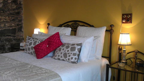 Touchwood Cottages - Australian Directory 18