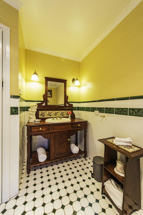 Touchwood Cottages - Australian Directory 11