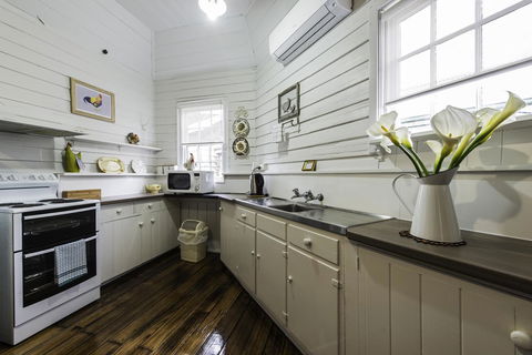 Touchwood Cottages - Australian Directory 12