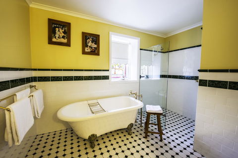 Touchwood Cottages - Australian Directory 10