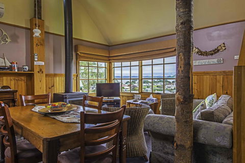 Touchwood Cottages - Australian Directory 32