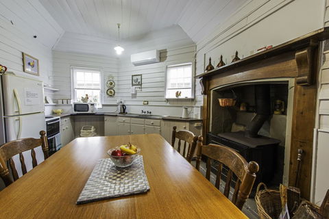 Touchwood Cottages - Australian Directory 14