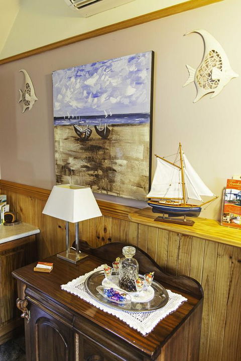 Touchwood Cottages - Australian Directory 7