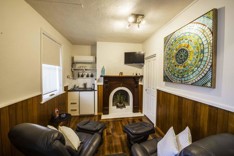 Touchwood Cottages - Australian Directory 9