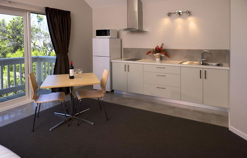 Boathouse Resort Studios And Suites - Australian Directory 23