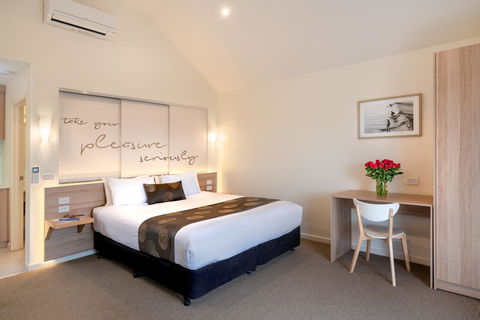 Boathouse Resort Studios And Suites - Australian Directory 2