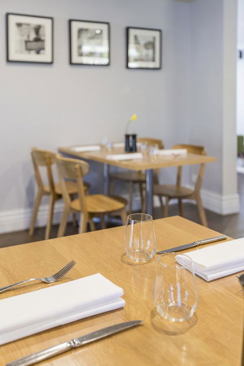 The Waverley International Hotel - Australian Directory 4