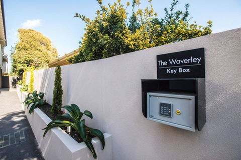 The Waverley International Hotel - Australian Directory 41