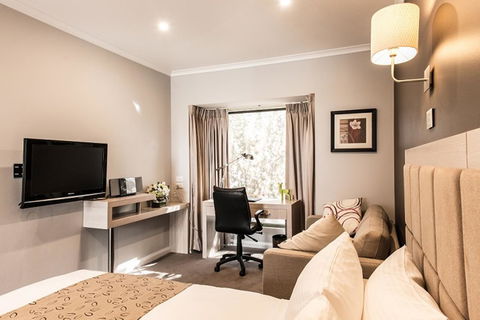 The Waverley International Hotel - Australian Directory 20