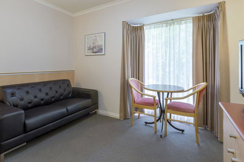 The Waverley International Hotel - Australian Directory 5