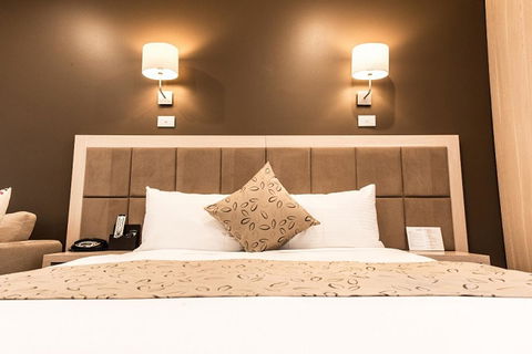 The Waverley International Hotel - Australian Directory 19