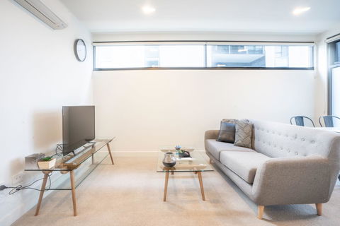 Poplar Apartments - Australian Directory 1