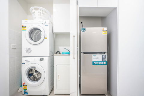 Poplar Apartments - Australian Directory 17