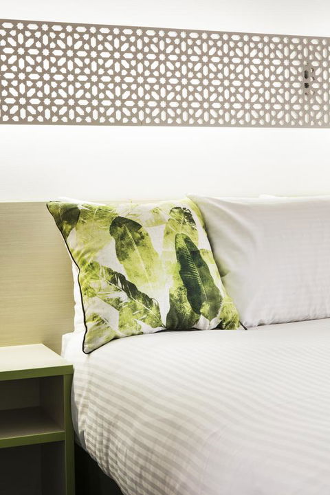 Nightcap At Sandringham Hotel - Australian Directory 12