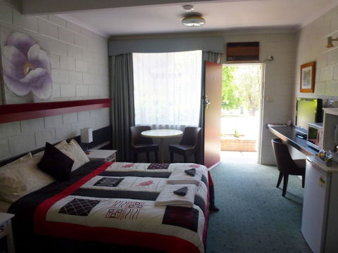 The Grampians Motel - Australian Directory 41