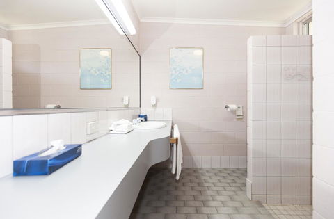 The Grampians Motel - Australian Directory 18